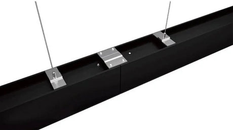 Koppeling tussen twee zwarte LED lichtbalken