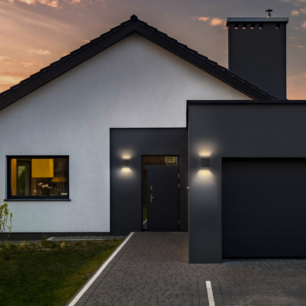 Lumo Qube Wandleuchte Außenleuchte mit Lichtquelle - Wandhalterung - 380lm 1800K - Schwarz - IP54