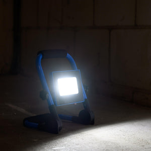 LED's Light Basic Arbeitsleuchte 700 - Wiederaufladbar mit Akku - Kompakt und faltbar - IP54