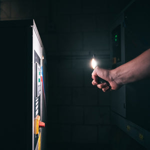 LED werklamp oplaadbaar koelwit 5000K - 350 lumen - IP54 dimbaar - magneet haak voet - 2 lichtpunten