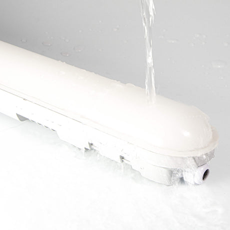 Professionelle LED-TL-Leuchte 150 cm - Für den Innen- und Außenbereich geeignet - 3960 Lumen - IP65 wasserdicht