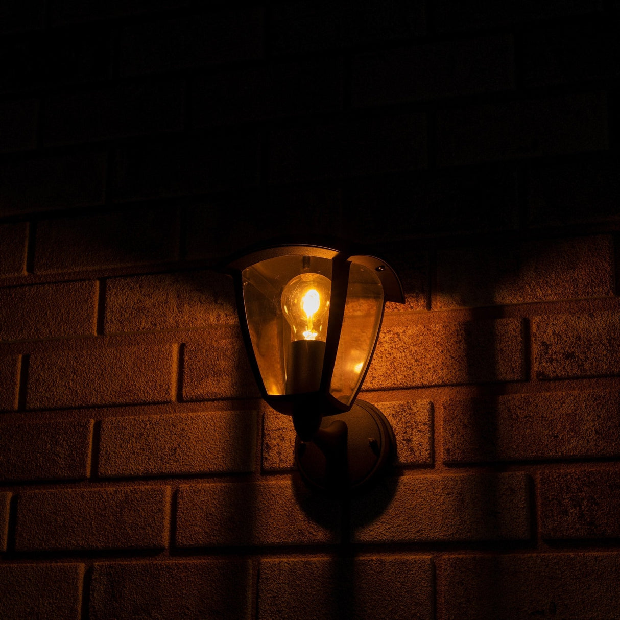 Retro LED Wandlamp met E27 fitting - Jesi - IP44 - Zwart