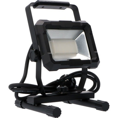 LED-Arbeitsleuchte, 2500 Lumen, 30 W, Kaltweiß (4000 K), Schutzart IP65 (wasserdicht), 1,5 m Kabel, Aluminium