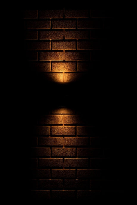 LED-Außenwandstrahler – 2x GU10-Fassung – Nach oben und unten gerichtetes Licht – Schutzart IP44 – Edelstahl – Silber
