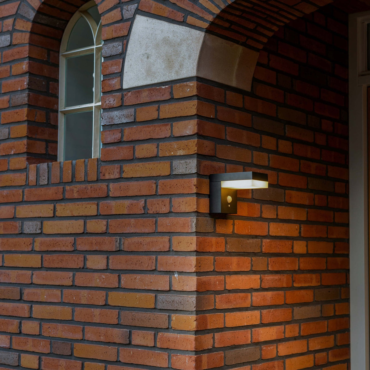 LED-Wandleuchte von LED's Light RVS mit Solarbetrieb und Bewegungsmelder – Kabellos – Quadratisch – 3 Modi – Schwarz