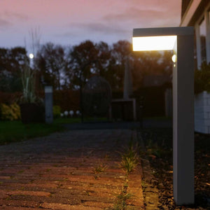 LED-Solar-Gartenleuchte, 600 Lumen – Warmweiß (2700 K) – Bewegungsmelder – Schutzart IP44 – Edelstahl – Schwarz