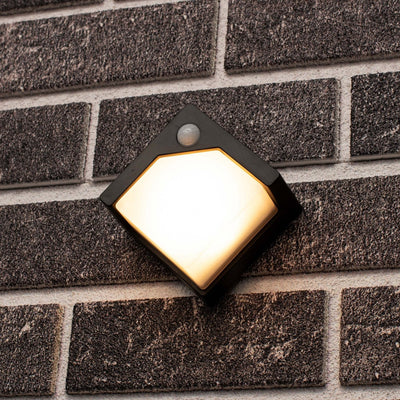 LED-Solar-Wandleuchte – 50 Lumen – Warmweiß (2700 K) – Bewegungsmelder – Schutzart IP44 – Schwarz