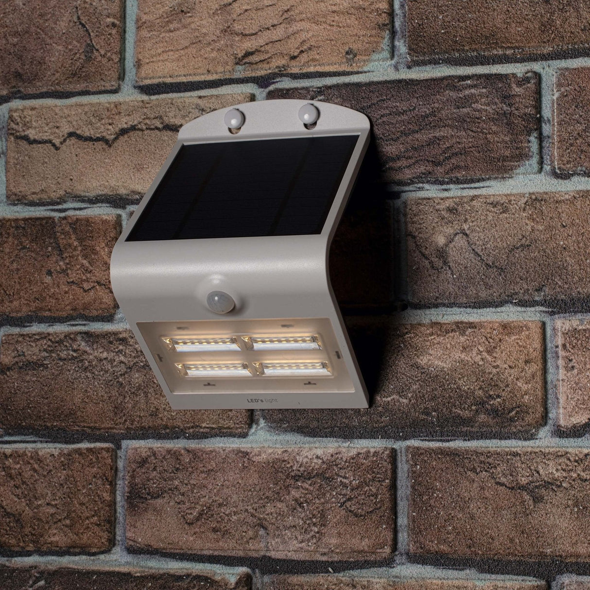 LED's Light Solar LED Wall Lamp with Motion Sensor 400 - 3 light modes - Automatic on/off - White