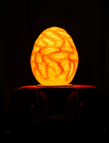 Egglamp special edition LED lamp met warm oranje licht en uniek eivormig ontwerp