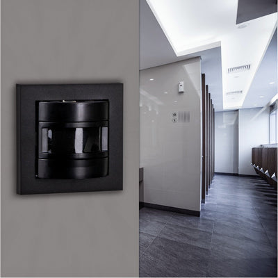 Wandschalter mit Bewegungsmelder – Unterputzmontage 55 x 55 mm – Erfassungsbereich 180° – Max. 500 W – Schwarz